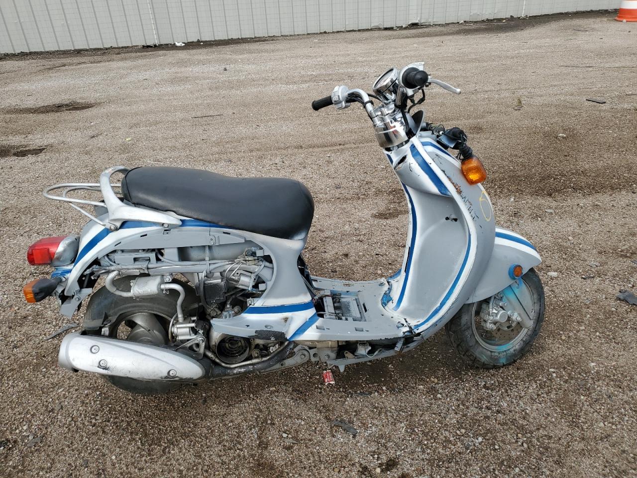Salvage Yamaha Scooter Image