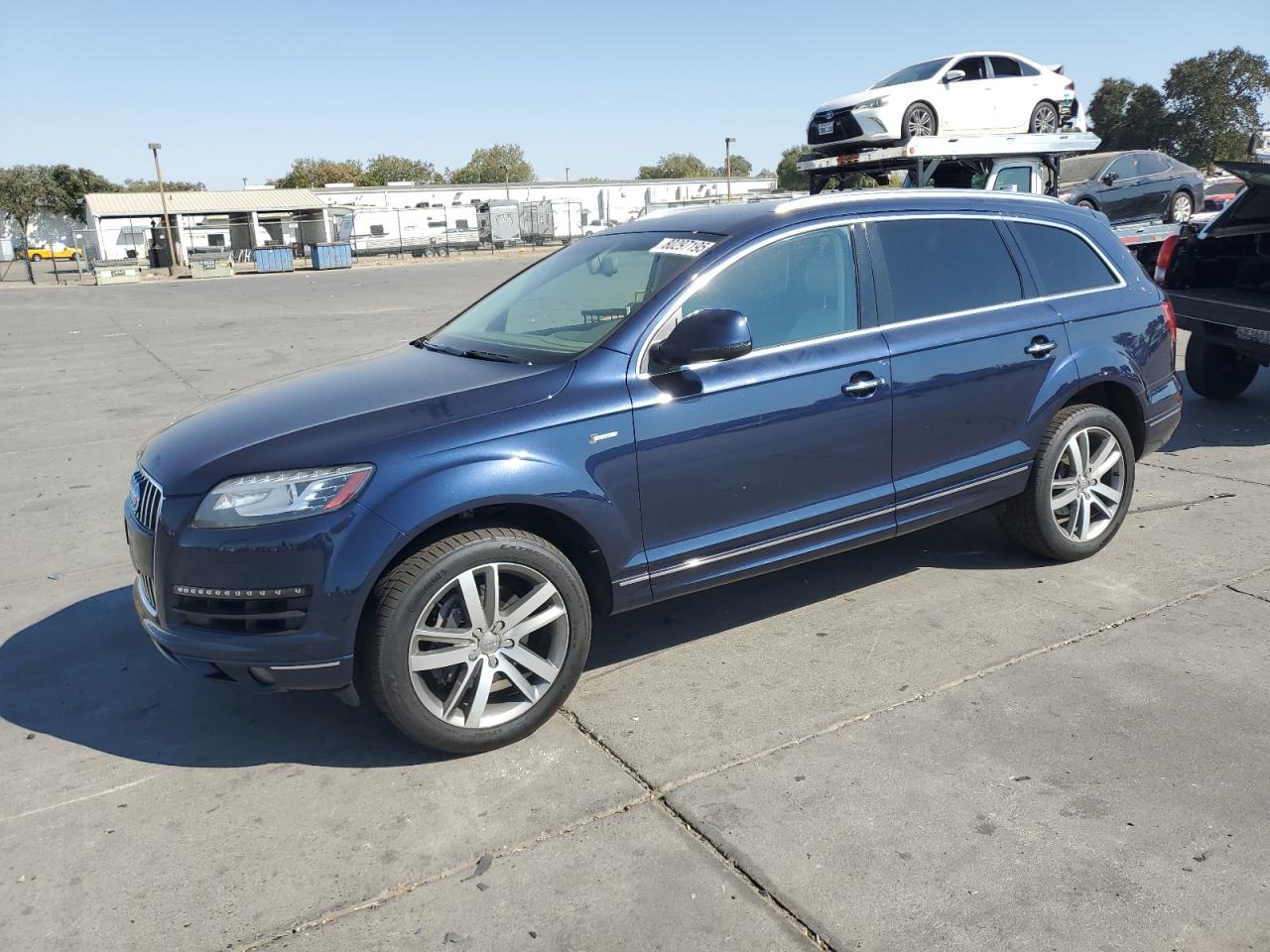 Salvage Audi Q7 Image