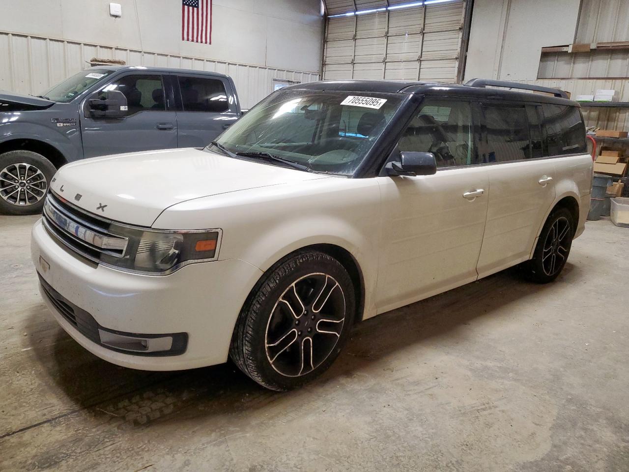Salvage Ford Flex Image