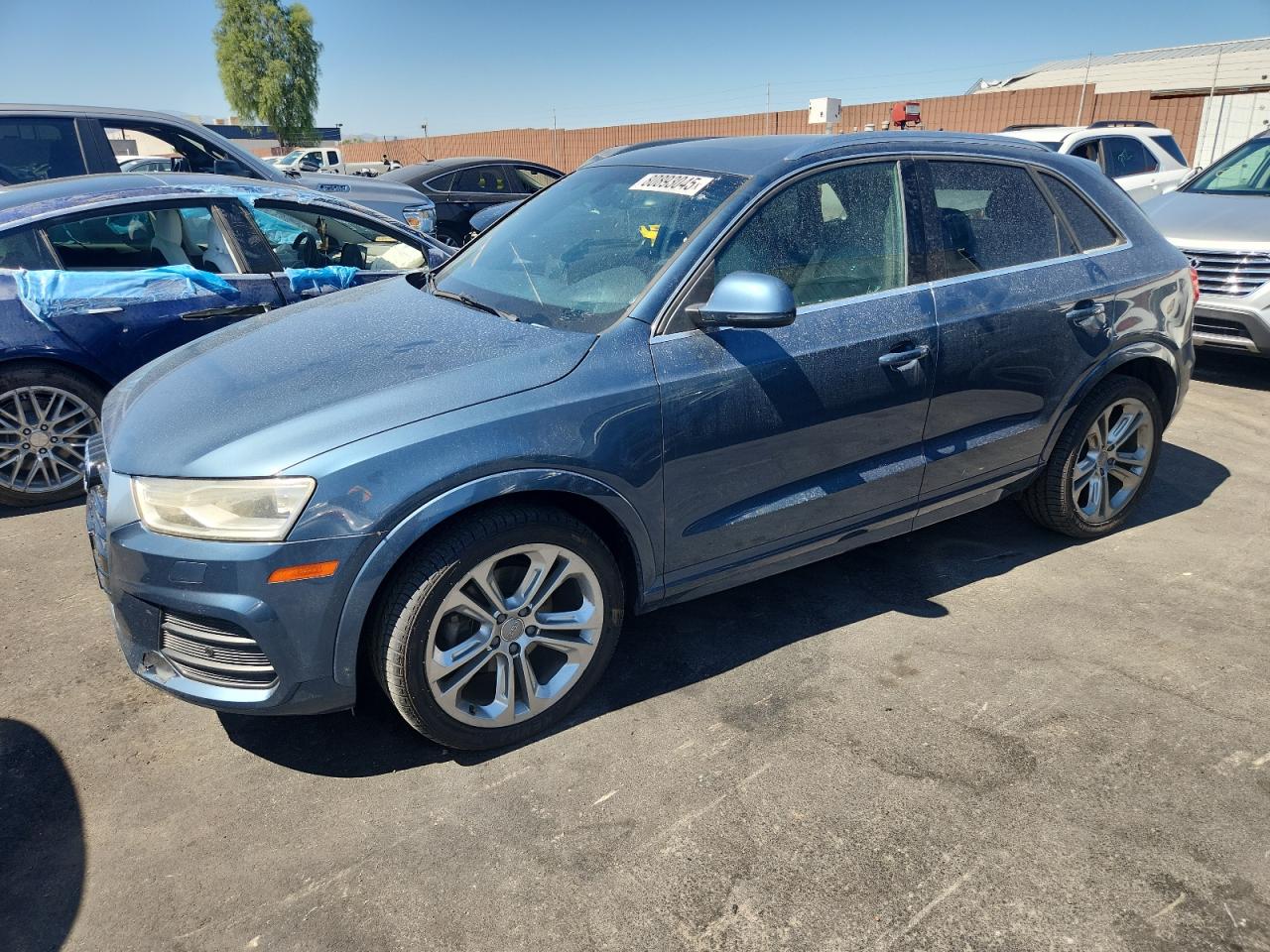 Salvage Audi Q3 Image