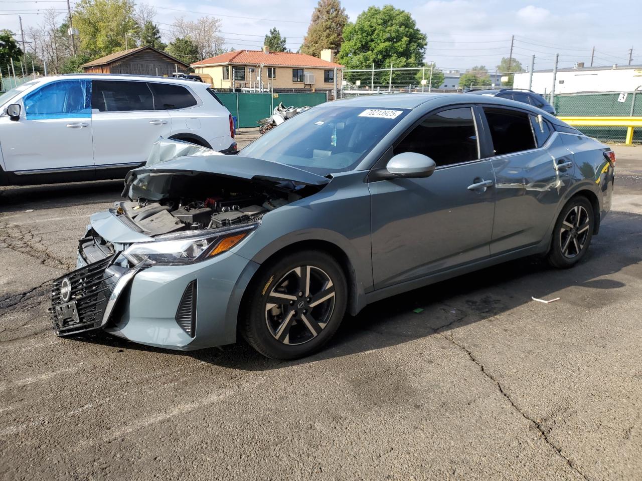 Salvage Nissan Sentra Image