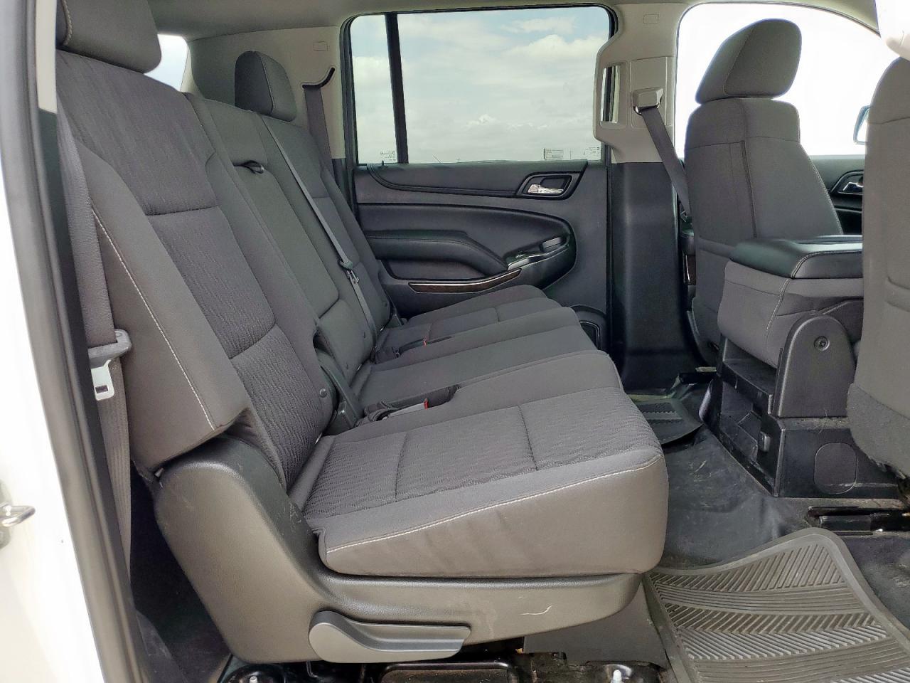 Chevrolet Suburban C1500