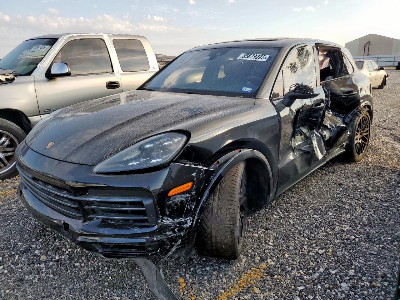 Salvage Porsche Cayenne Image