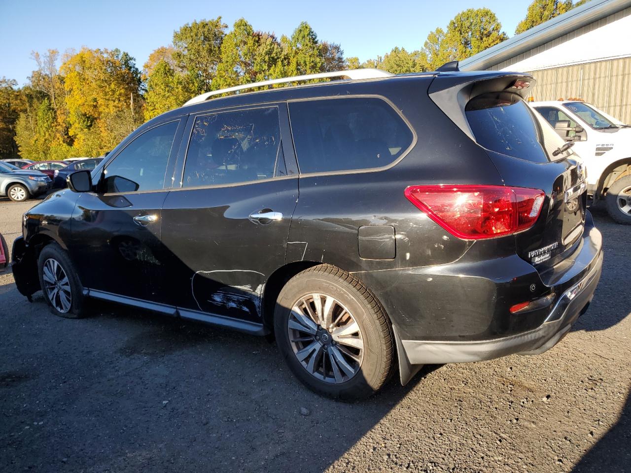 Nissan Pathfinder S