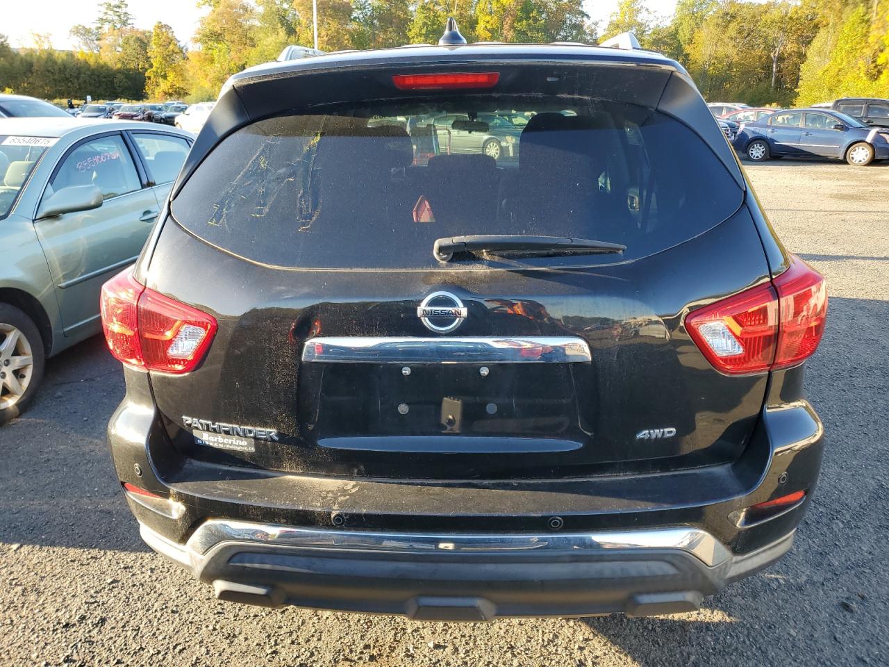 Nissan Pathfinder S