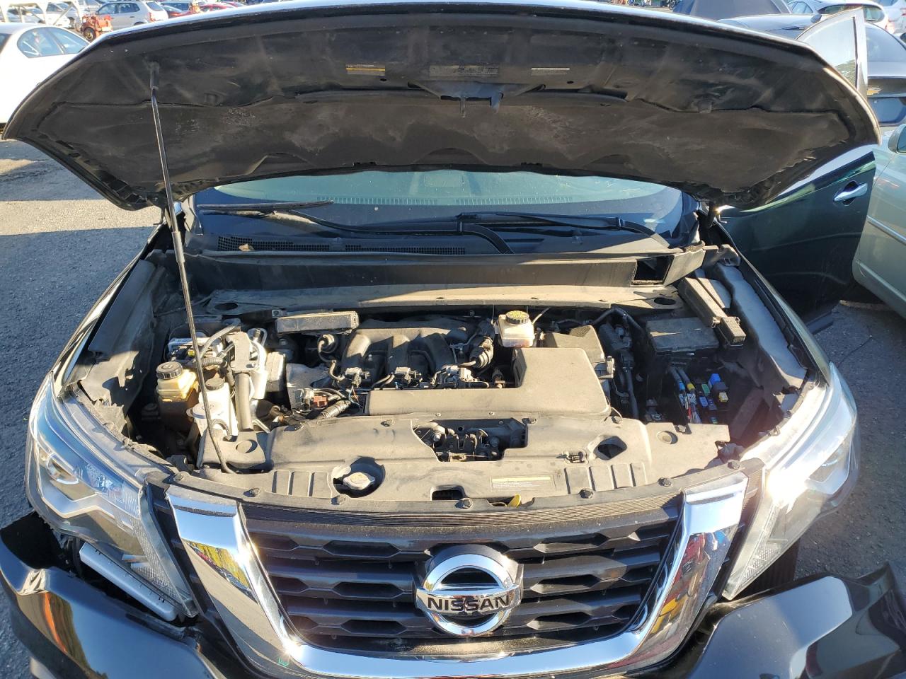 Nissan Pathfinder S