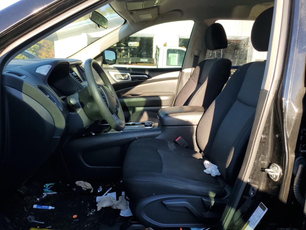 Nissan Pathfinder S