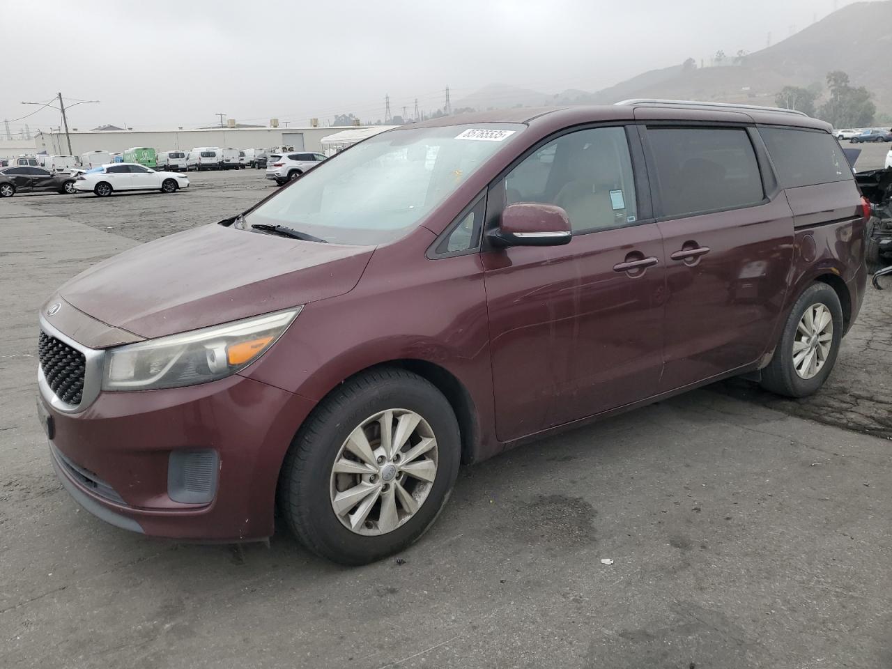 Salvage Kia Sedona Image