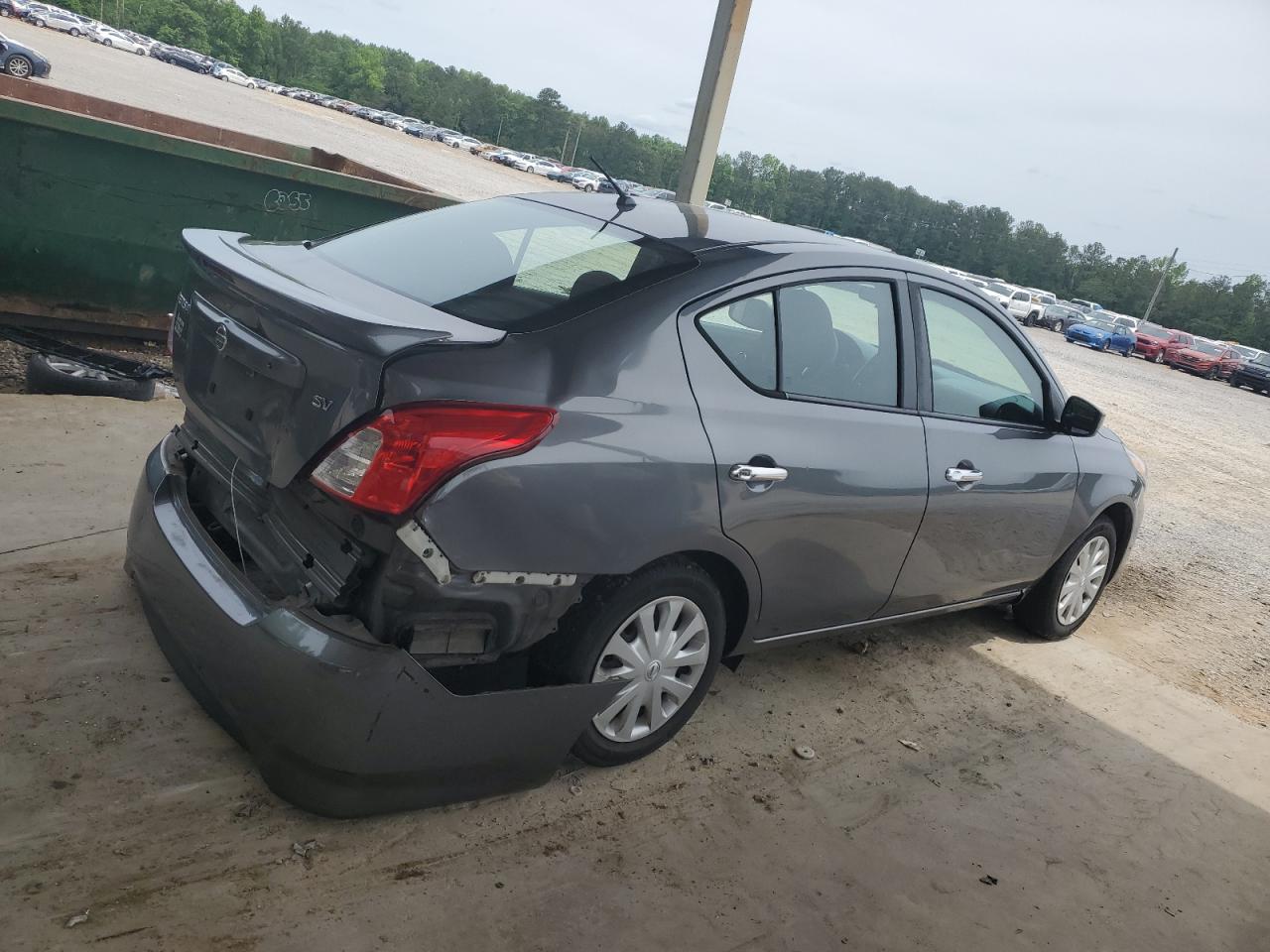Nissan Versa