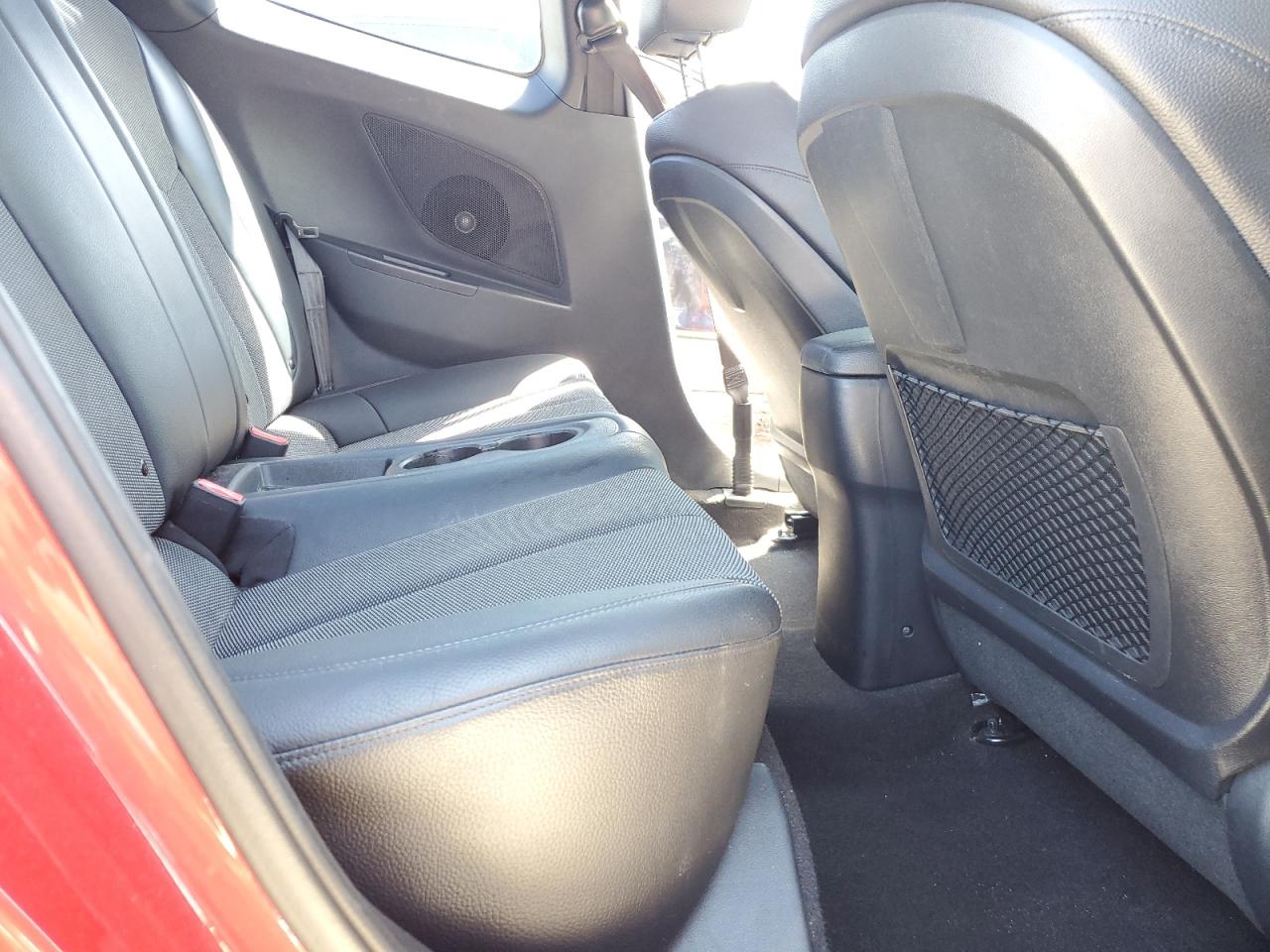 Hyundai VELOSTER Base