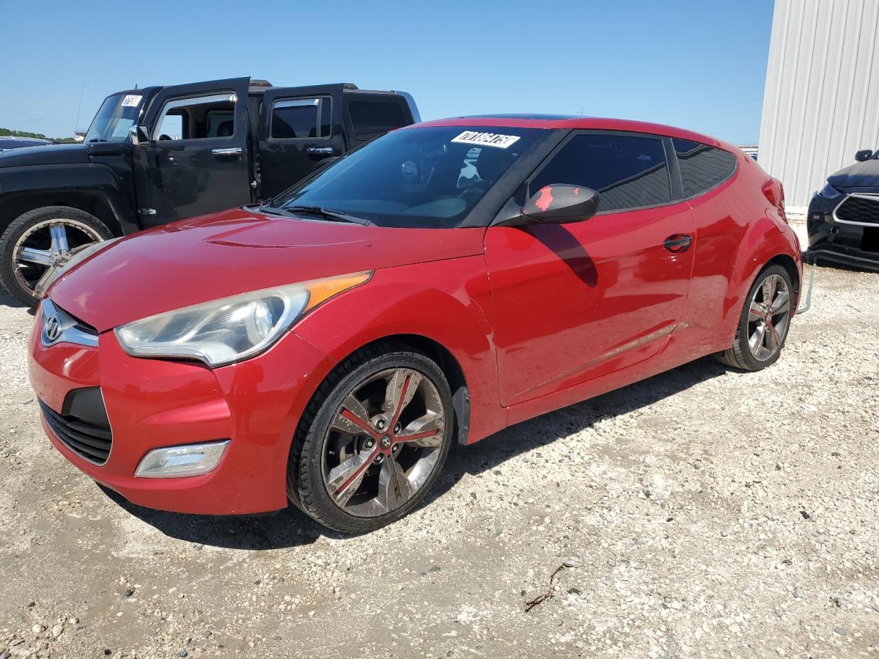 Salvage Hyundai VELOSTER Image