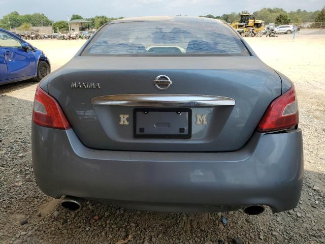 Nissan Maxima S