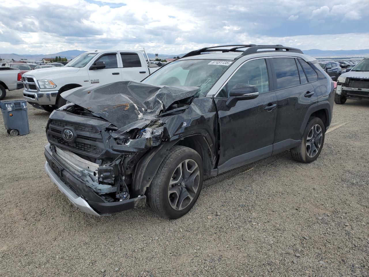 Salvage Toyota RAV4 Image