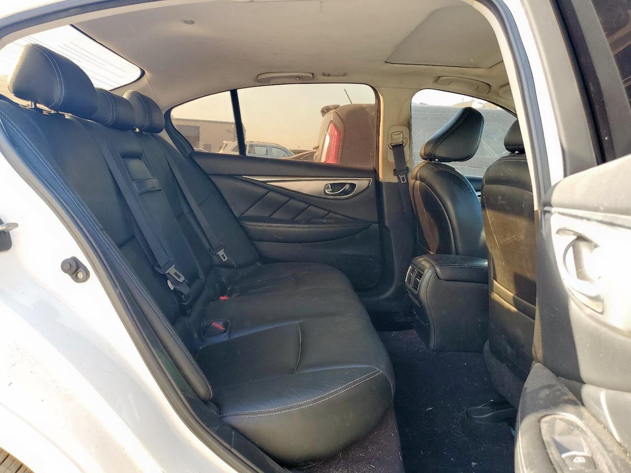 INFINITI Q50 Base