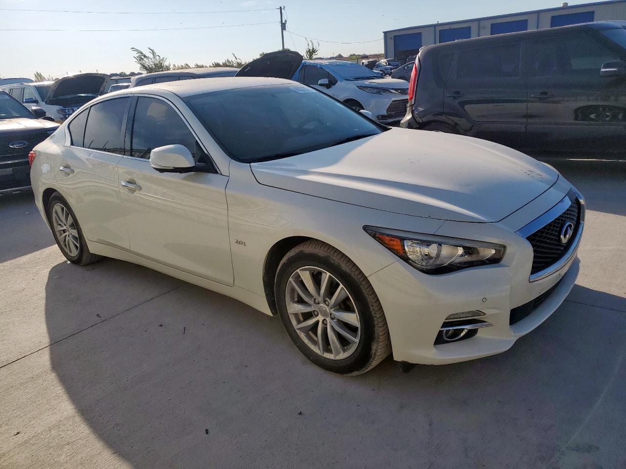 INFINITI Q50 Base