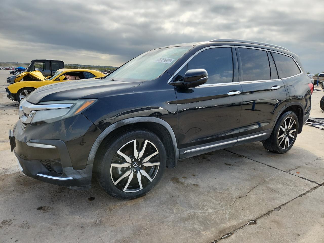 Salvage Honda Pilot Image