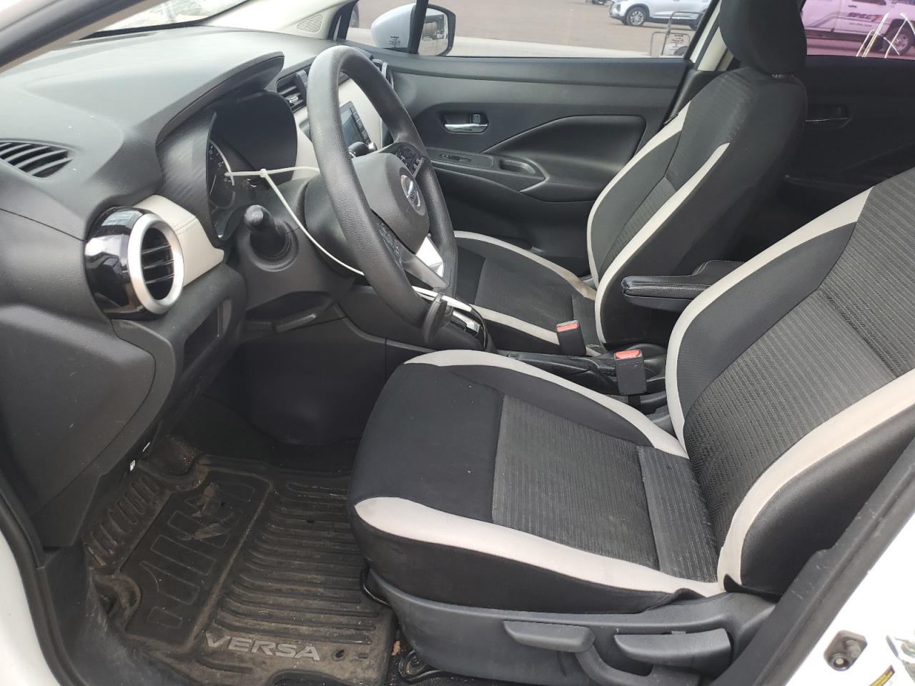 Nissan Versa Sv