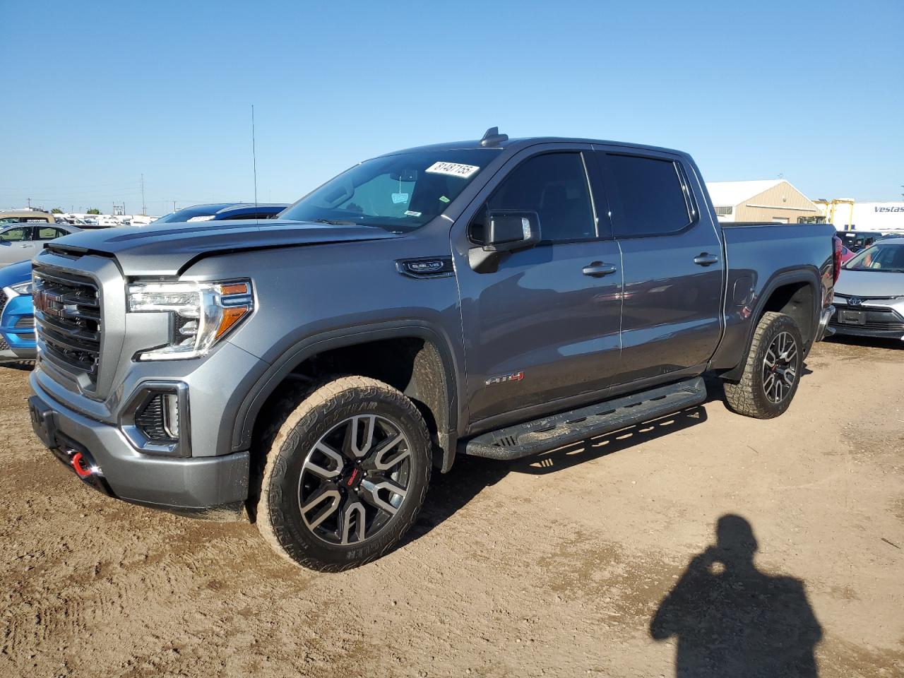 Salvage GMC Sierra Image