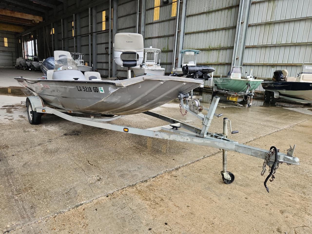 Salvage Alumacraft 175 Prowler Image