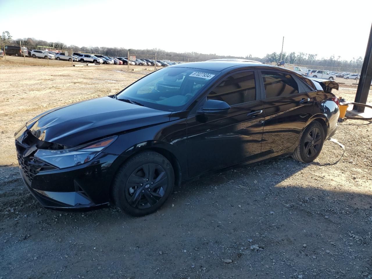 Salvage Hyundai ELANTRA Image