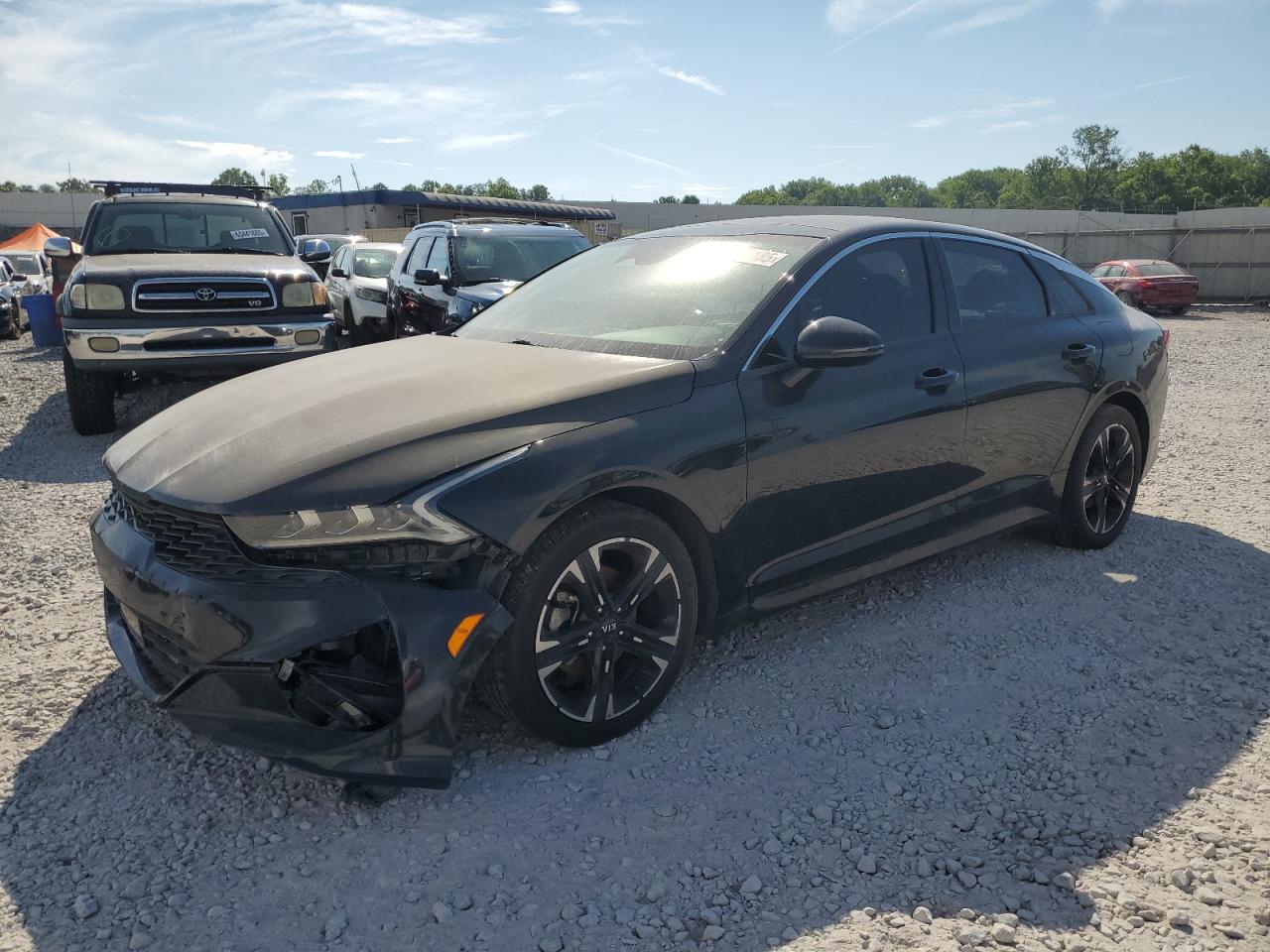 Salvage Kia K5 Image