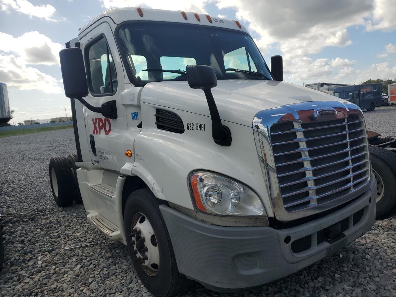 Salvage Freightliner Cascadia 1 Image