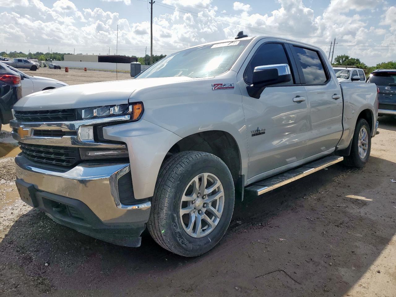 Salvage Chevrolet Silverado Image