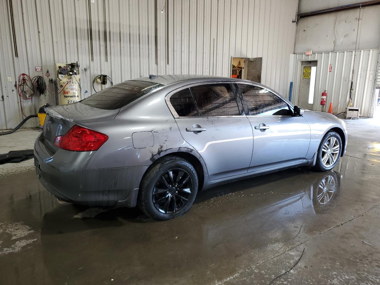 INFINITI Q40