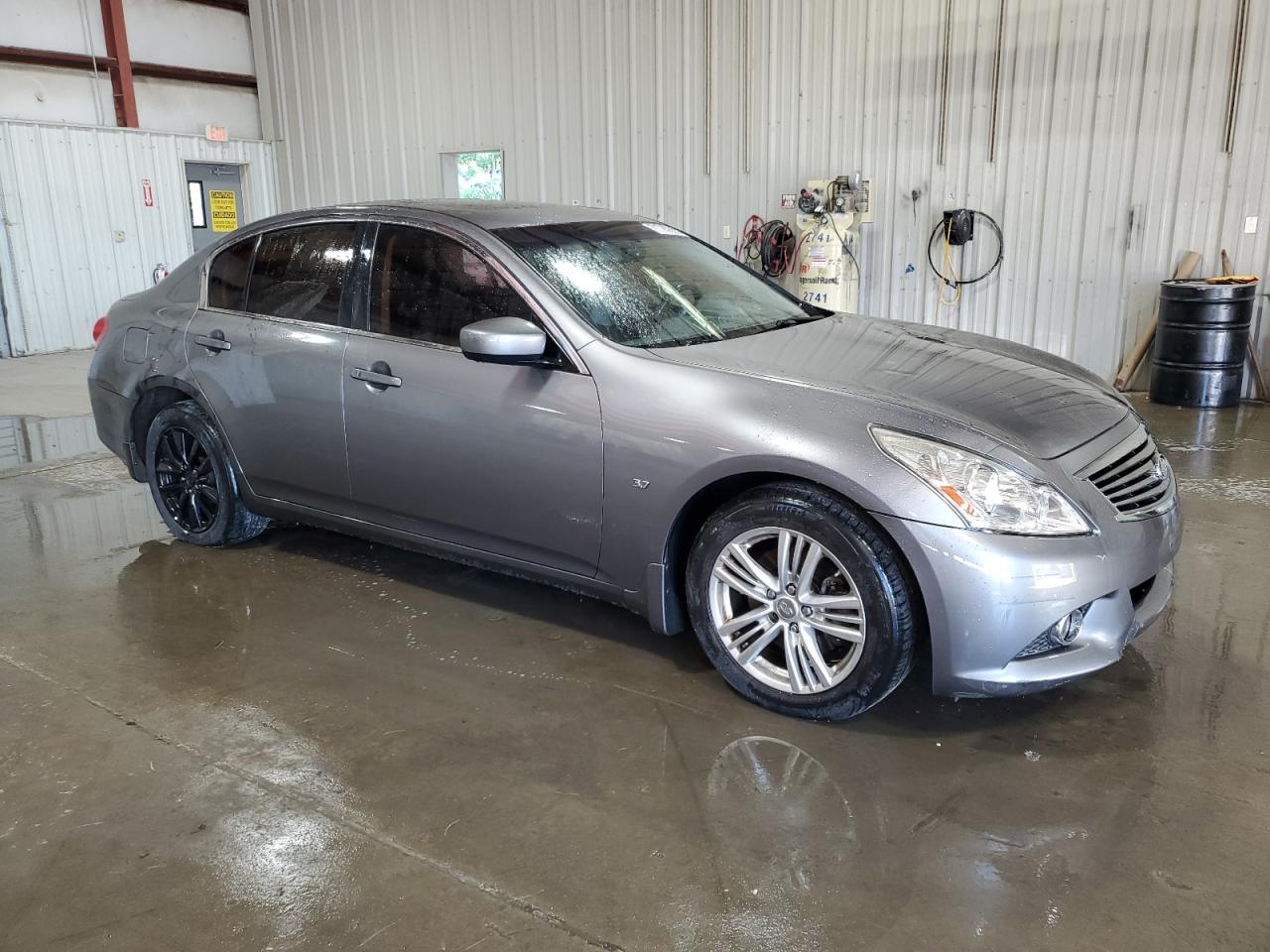 INFINITI Q40