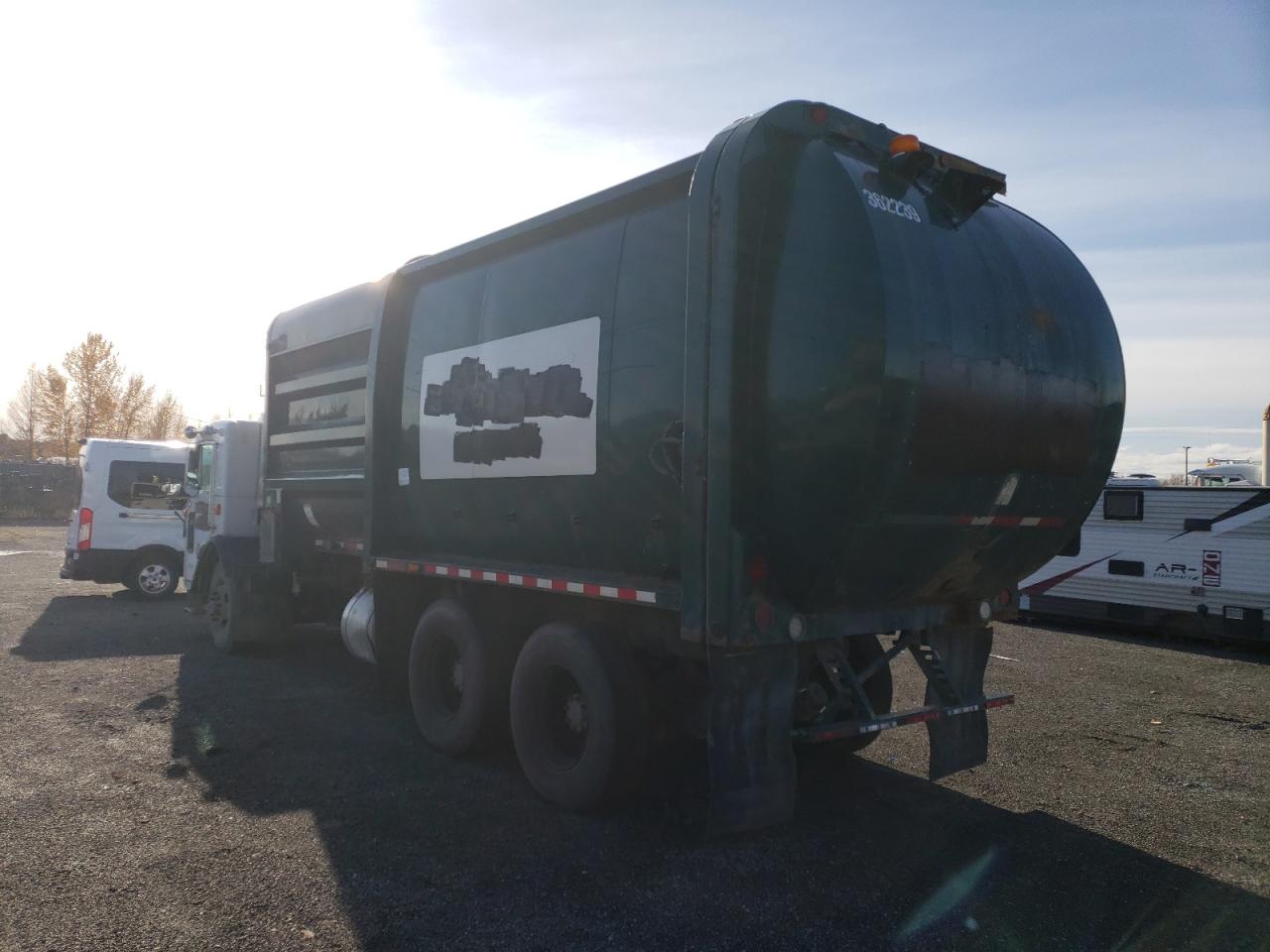 Peterbilt Tractor 320
