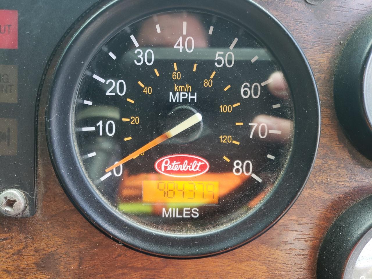 Peterbilt Tractor 320