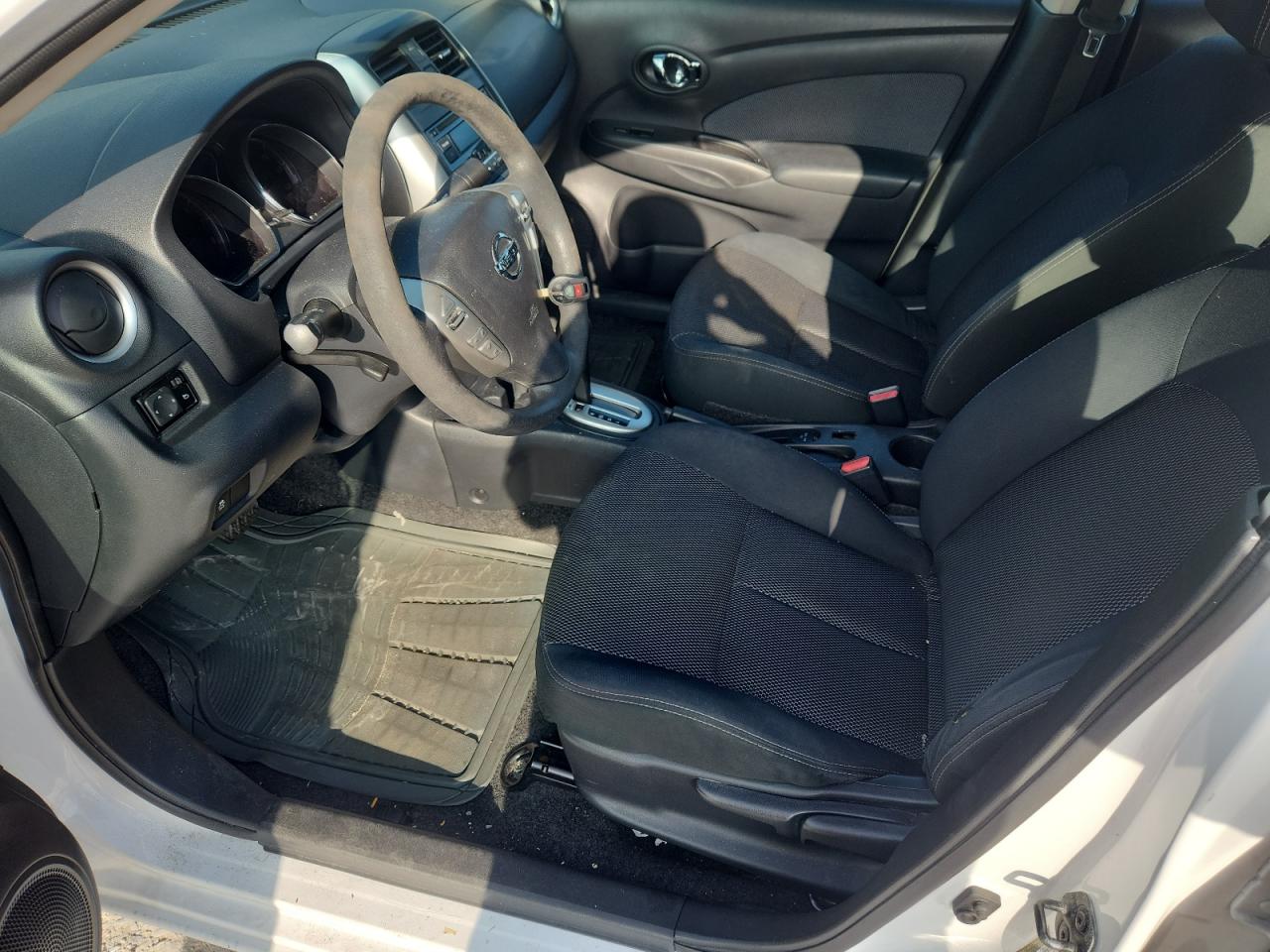 Nissan Versa S