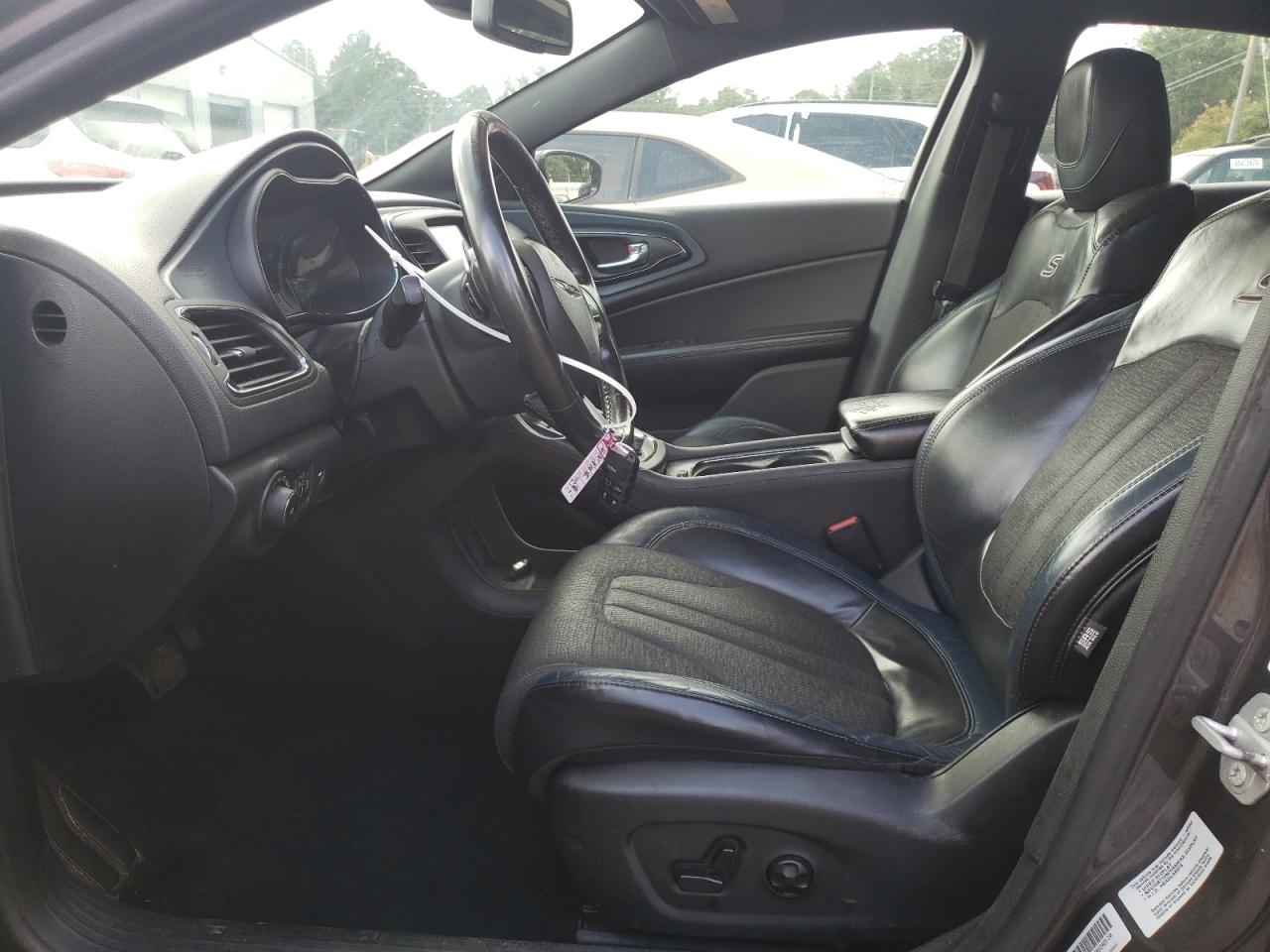 Chrysler 200 S