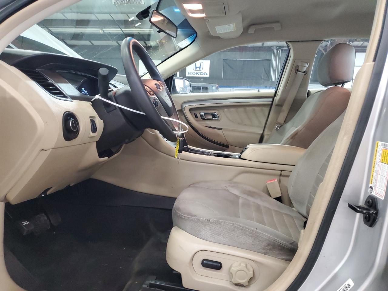 Ford Taurus Se