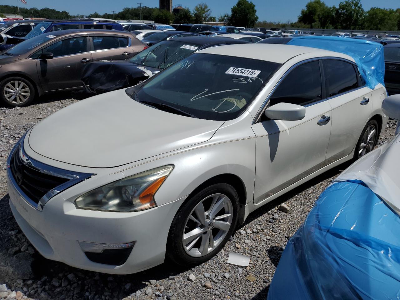 Salvage Nissan Altima Image