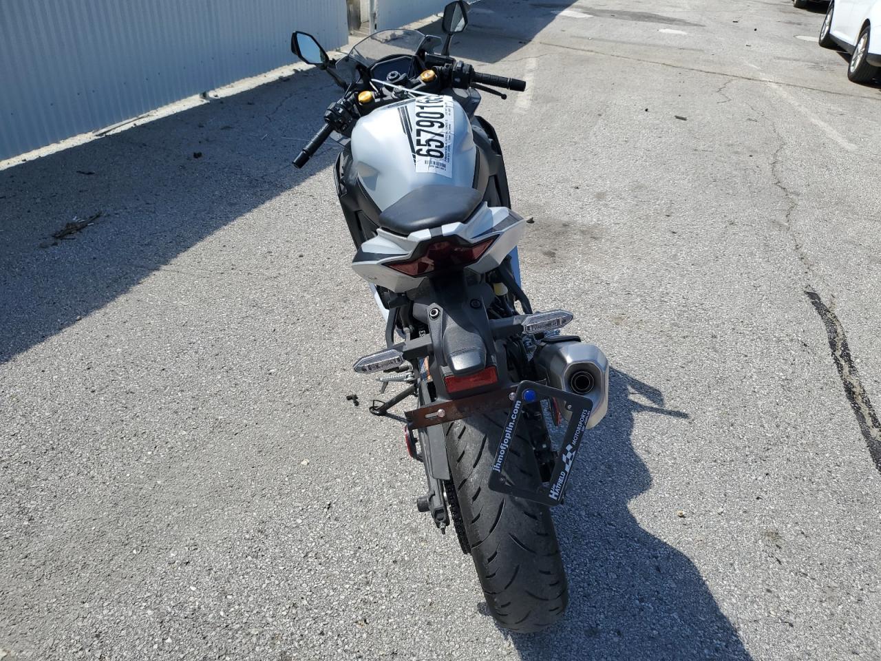 Kawasaki Zx400