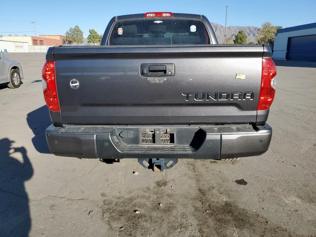 Toyota Tundra Crewmax Sr5