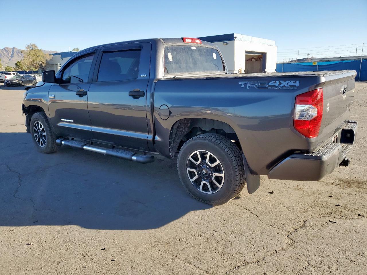 Toyota Tundra Crewmax Sr5