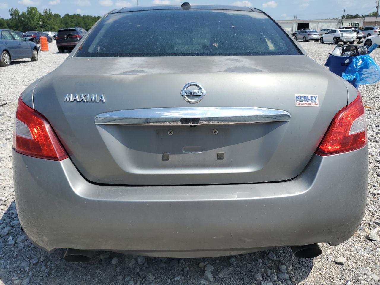 Nissan Maxima S