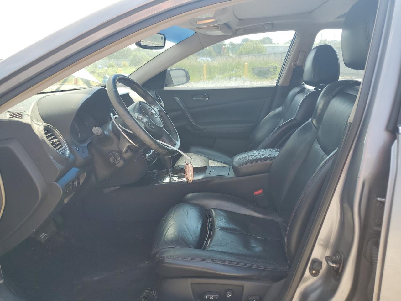 Nissan Maxima S