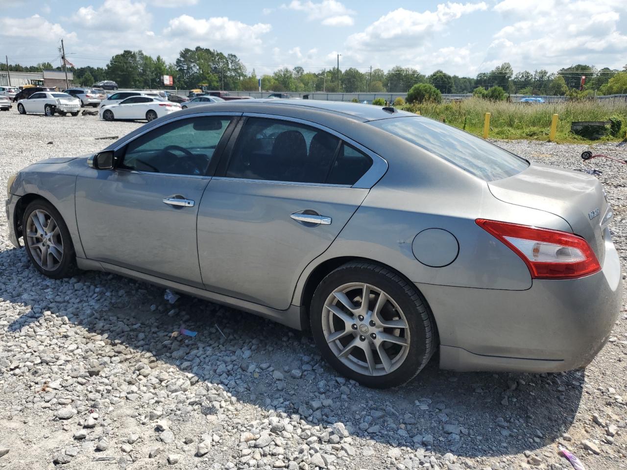 Nissan Maxima S