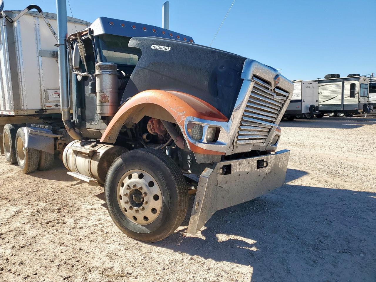 Salvage International 5900 Image