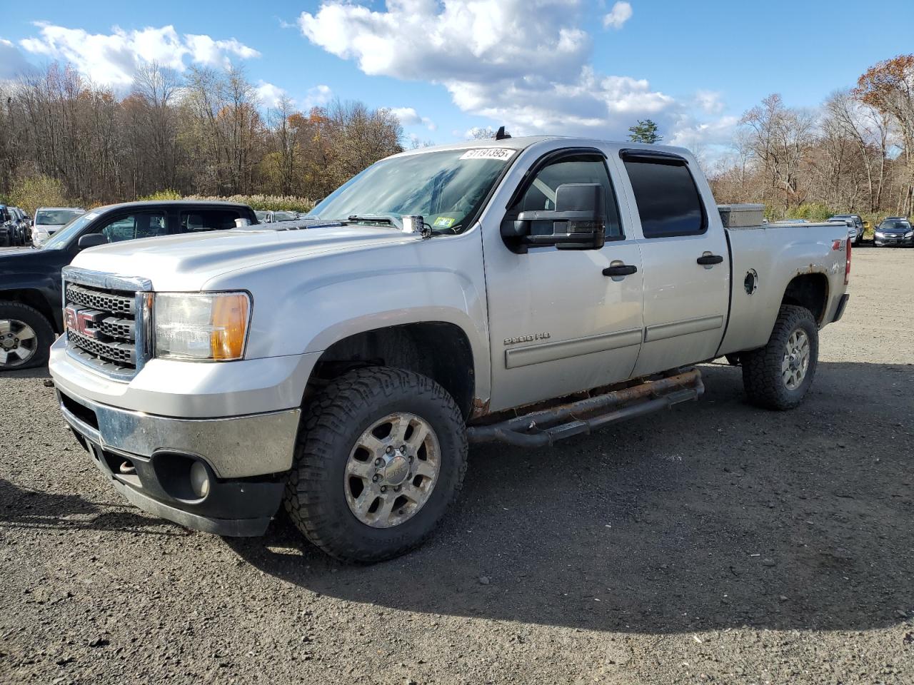 Salvage GMC Sierra Image