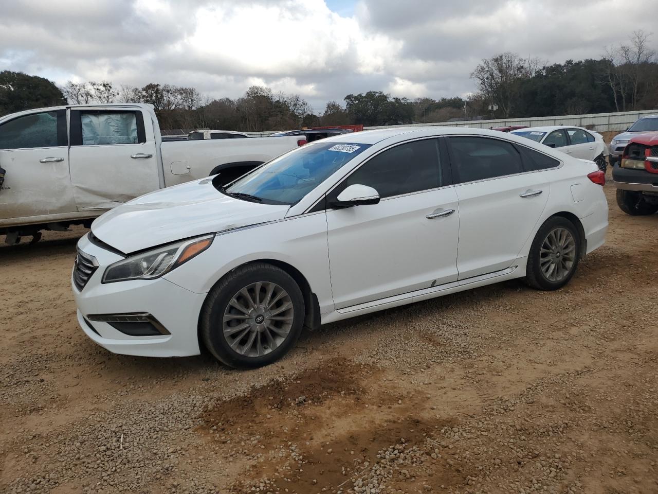 Salvage Hyundai SONATA Image