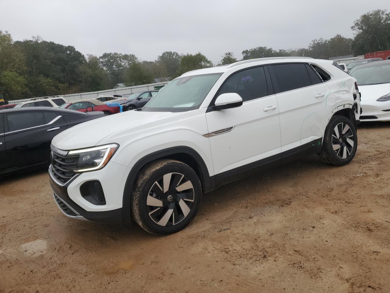 Salvage Volkswagen Atlas Image