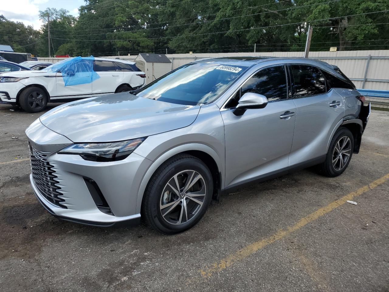 Salvage Lexus RX Image