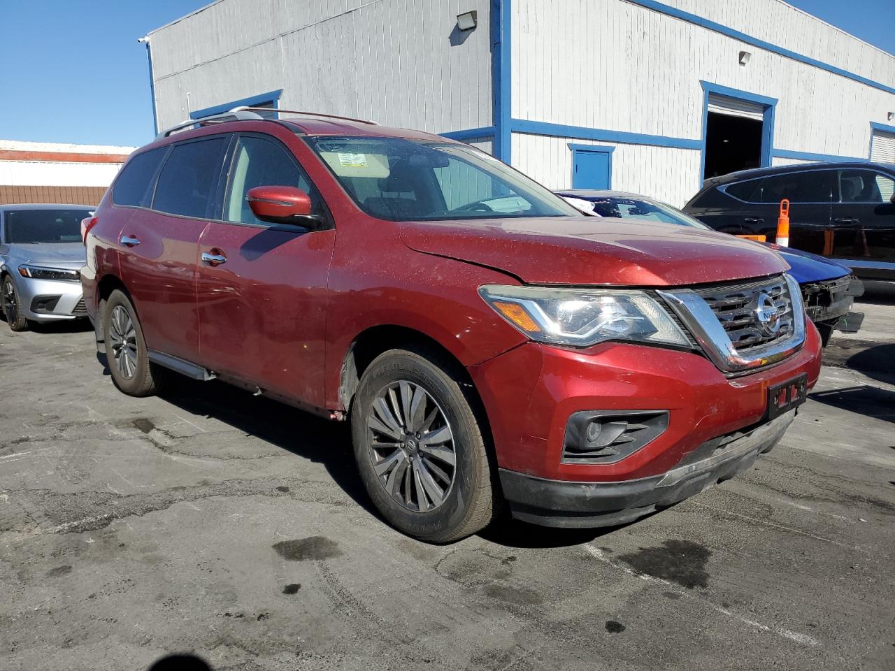 Nissan Pathfinder S