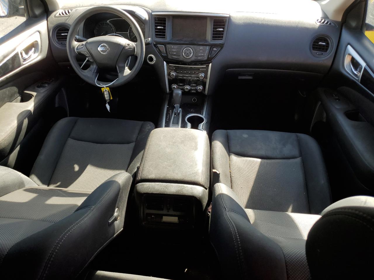 Nissan Pathfinder S