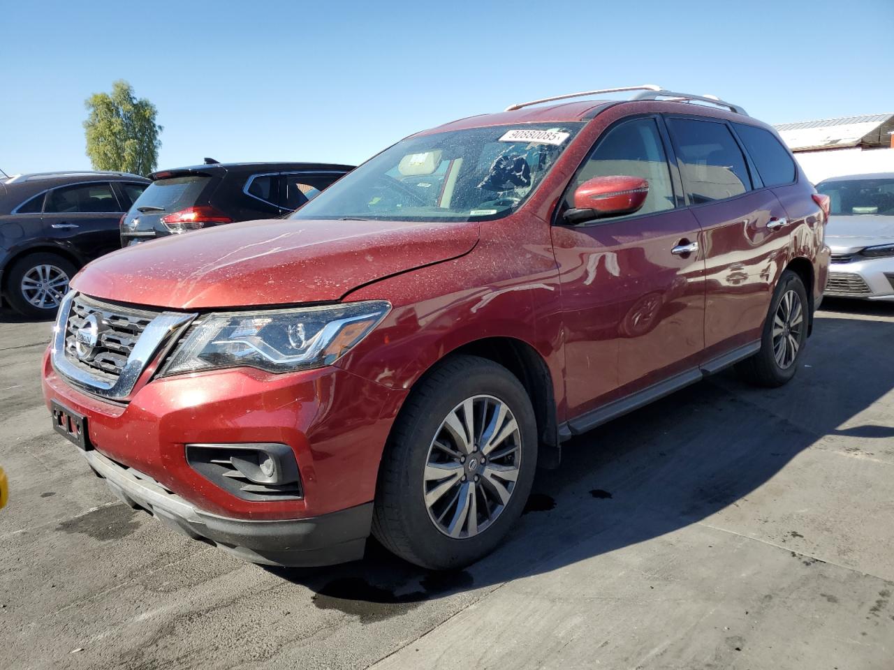 Salvage Nissan Pathfinder Image