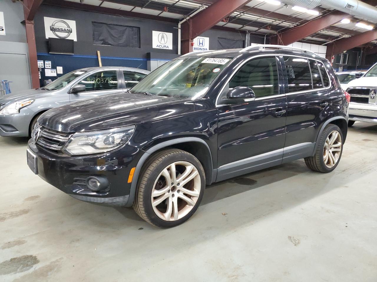 Salvage Volkswagen Tiguan Image
